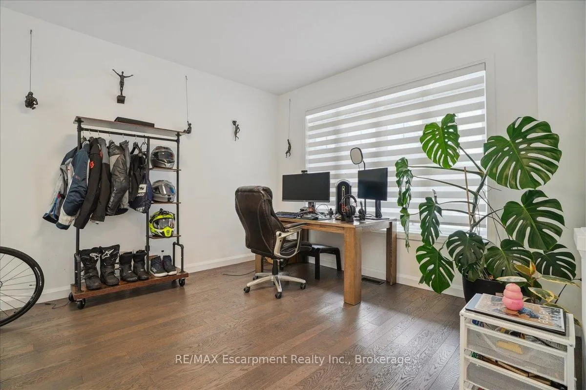 Photo 5 of 46 Dougherty Court, Hamilton, Meadowlands — HOMEH