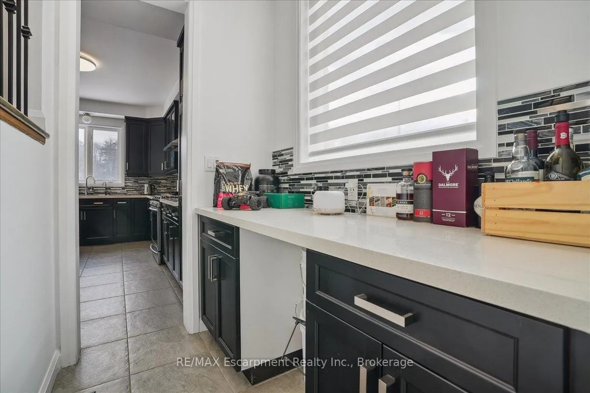 Photo 7 of 46 Dougherty Court, Hamilton, Meadowlands — HOMEH