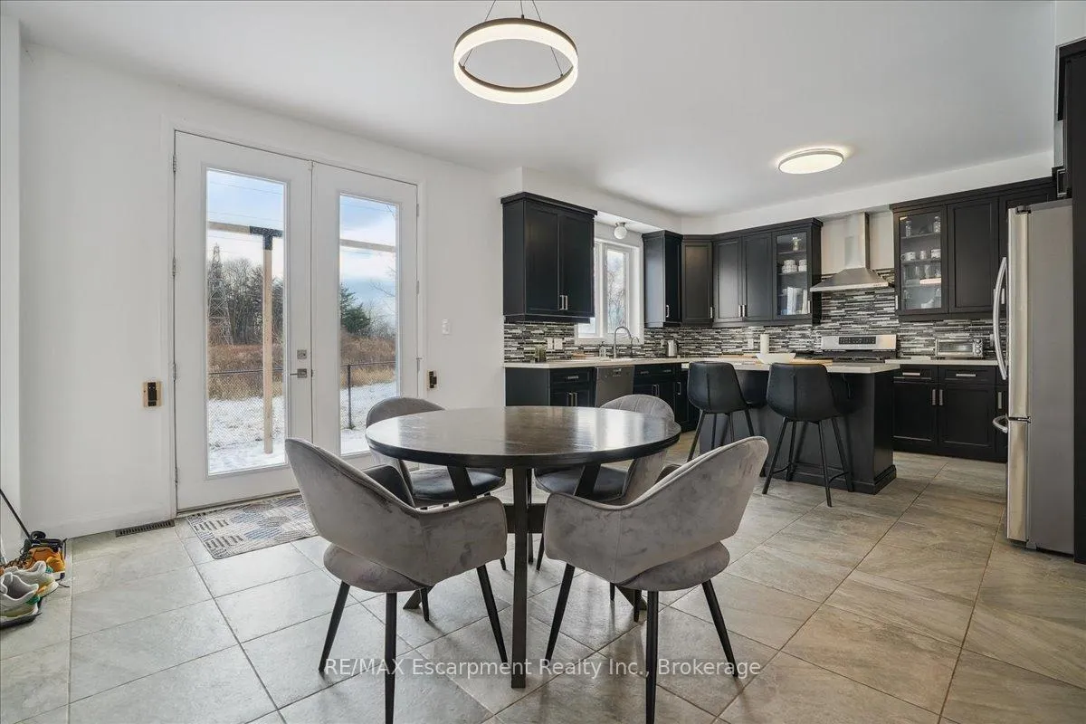 Photo 8 of 46 Dougherty Court, Hamilton, Meadowlands — HOMEH