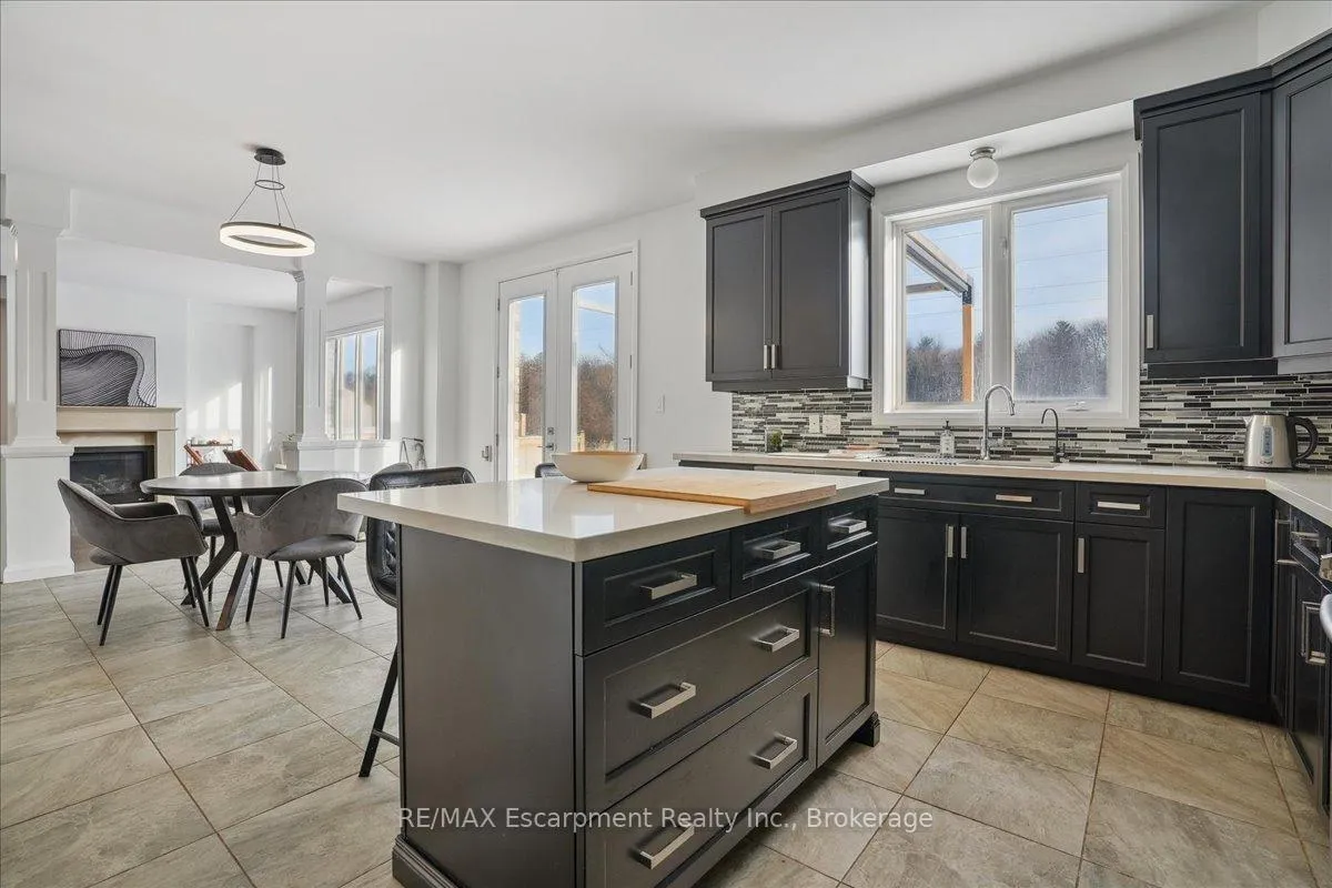 Photo 12 of 46 Dougherty Court, Hamilton, Meadowlands — HOMEH