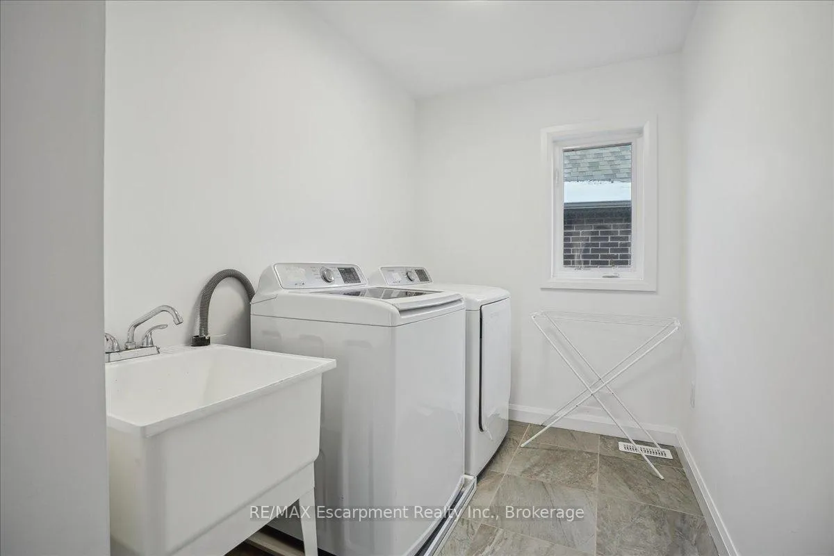 Photo 32 of 46 Dougherty Court, Hamilton, Meadowlands — HOMEH