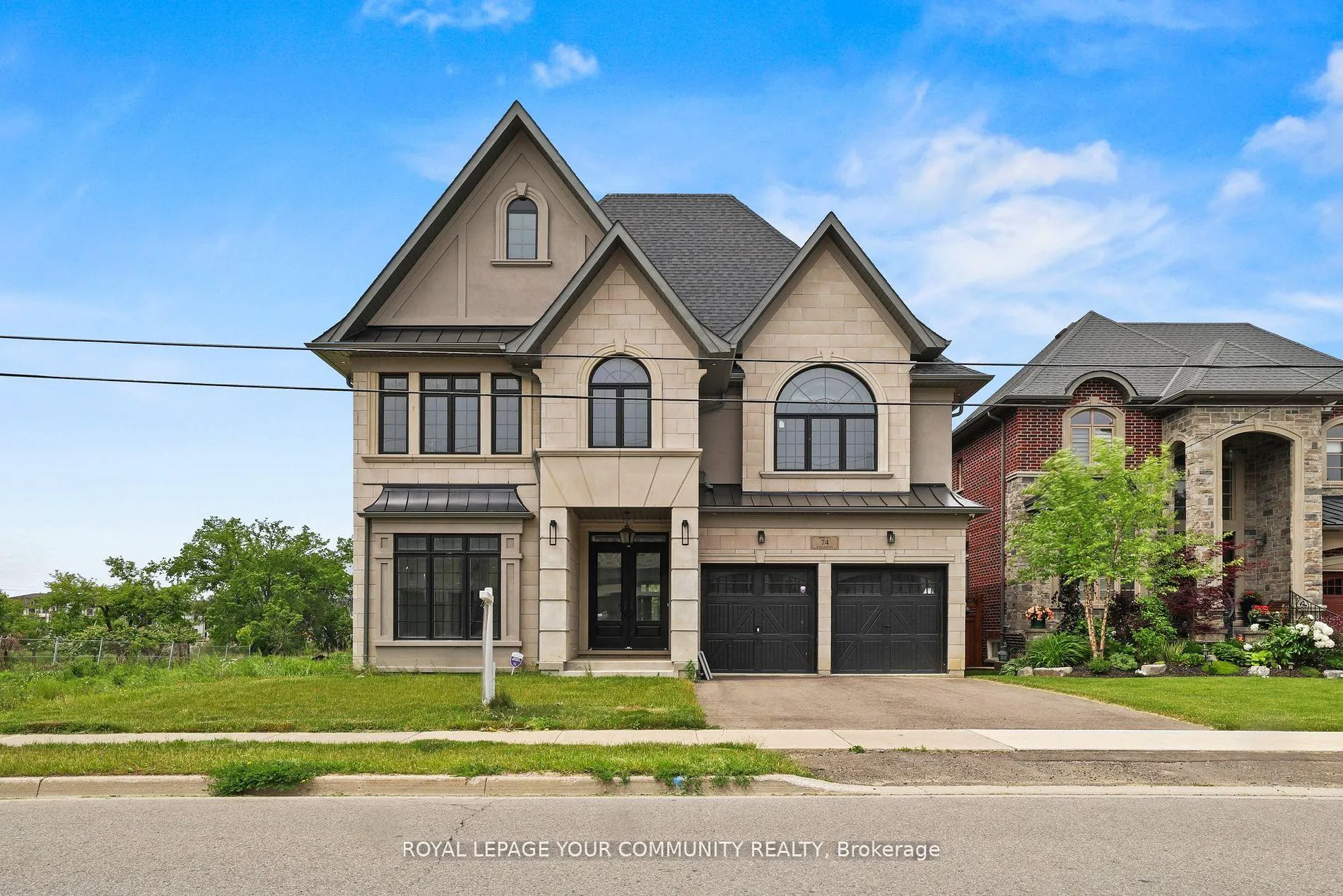 Photo 2 of 74 Bond Crescent, Richmond Hill, Oak Ridges — HOMEH