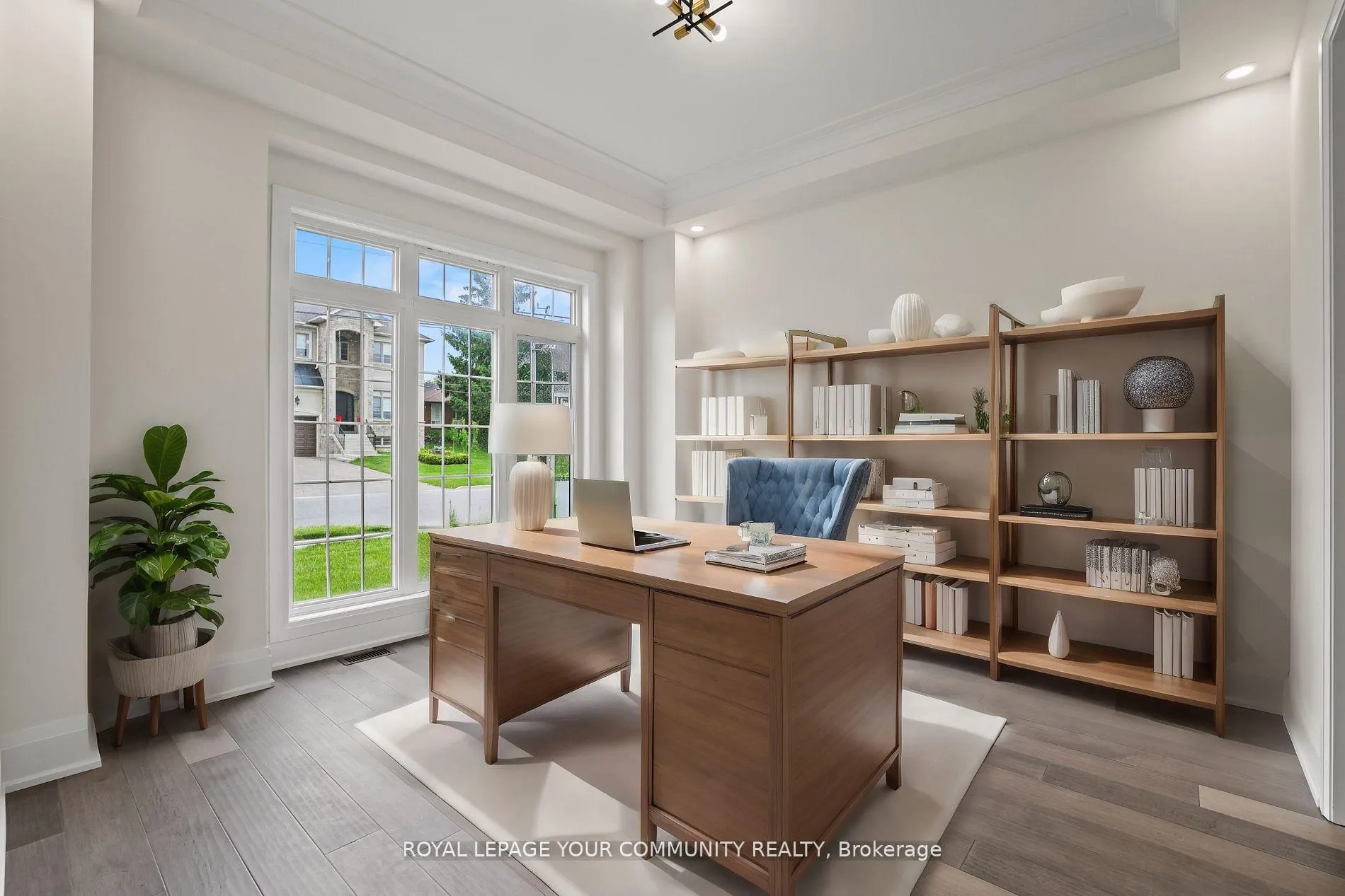 Photo 4 of 74 Bond Crescent, Richmond Hill, Oak Ridges — HOMEH