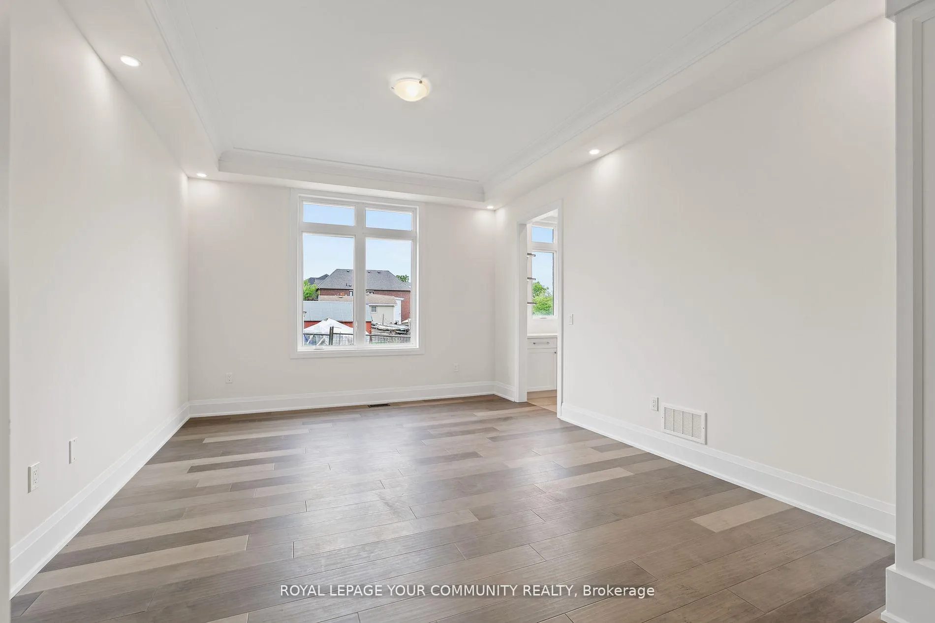 Photo 10 of 74 Bond Crescent, Richmond Hill, Oak Ridges — HOMEH