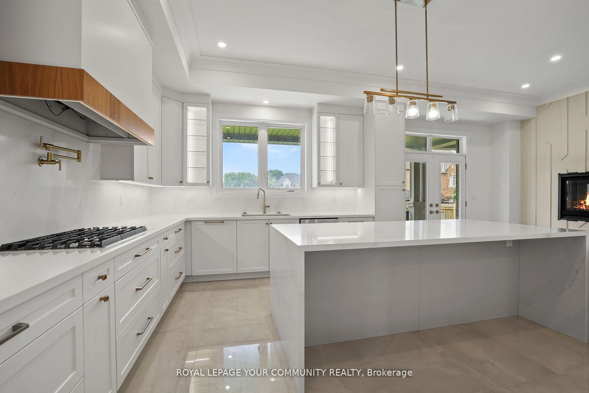 Photo 18 of 74 Bond Crescent, Richmond Hill, Oak Ridges — HOMEH