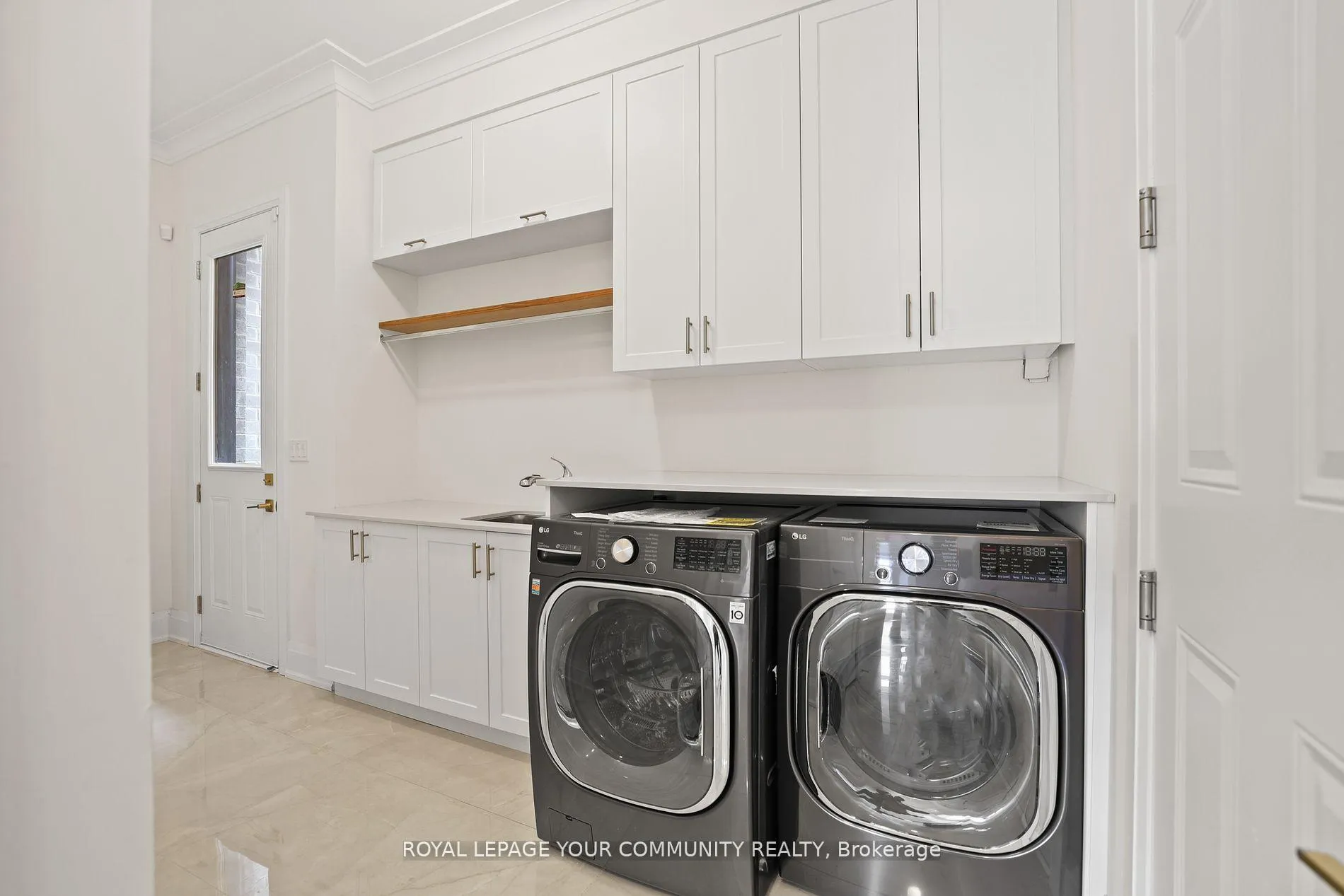 Photo 20 of 74 Bond Crescent, Richmond Hill, Oak Ridges — HOMEH