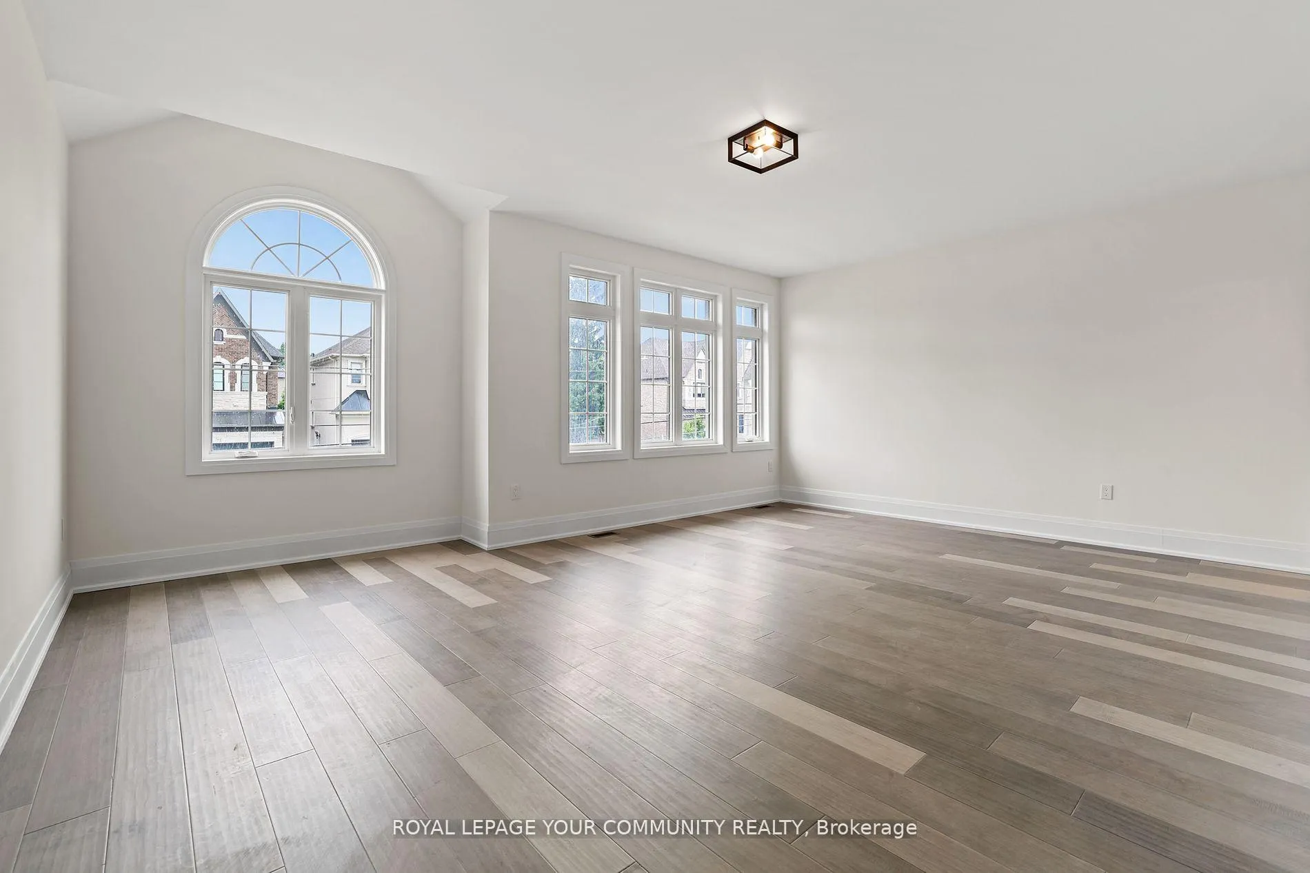 Photo 22 of 74 Bond Crescent, Richmond Hill, Oak Ridges — HOMEH