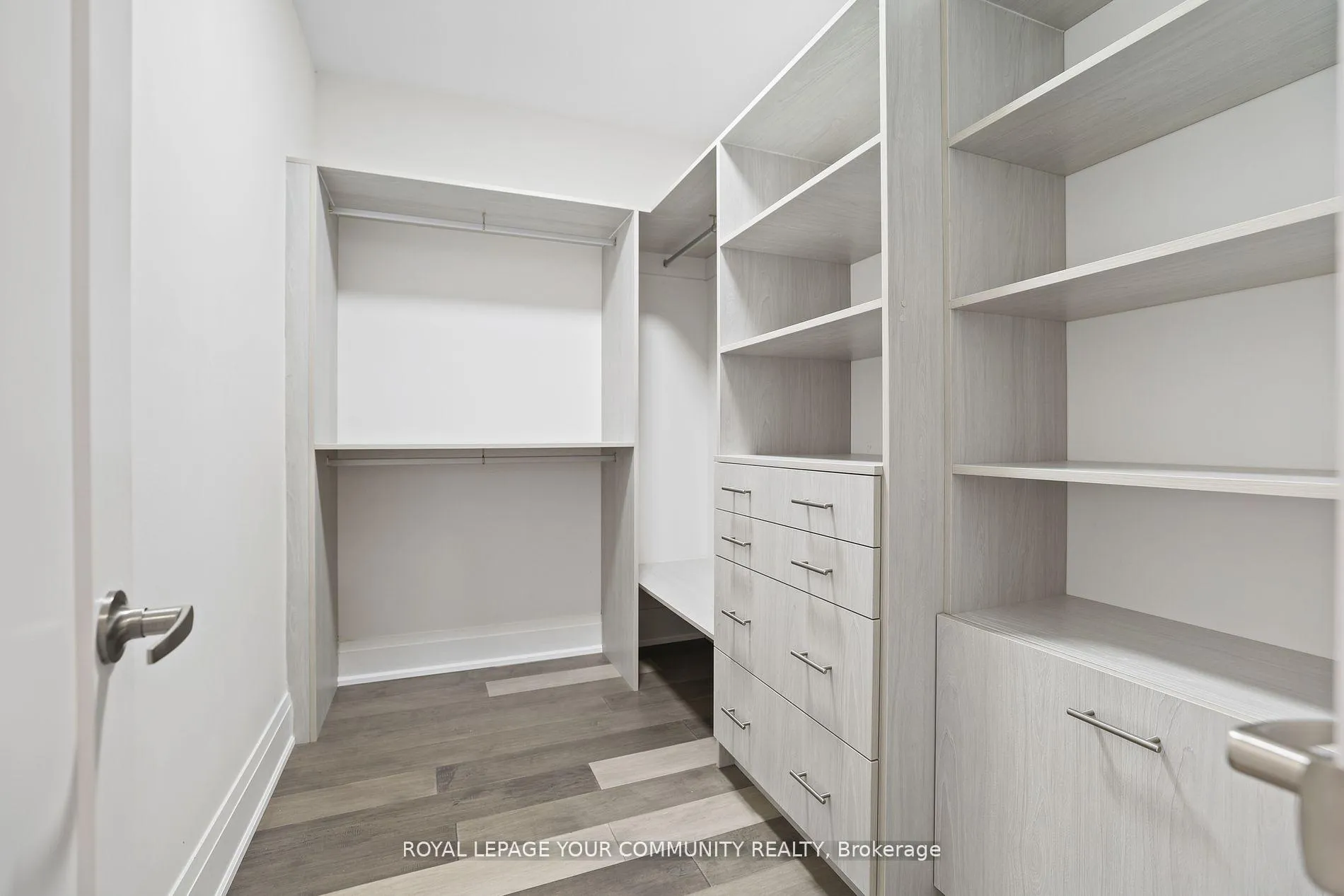 Photo 23 of 74 Bond Crescent, Richmond Hill, Oak Ridges — HOMEH