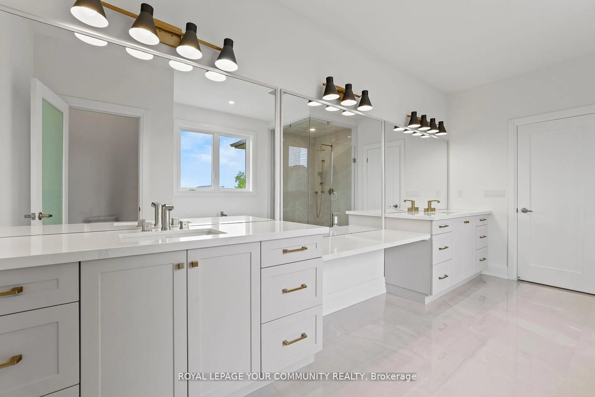 Photo 30 of 74 Bond Crescent, Richmond Hill, Oak Ridges — HOMEH