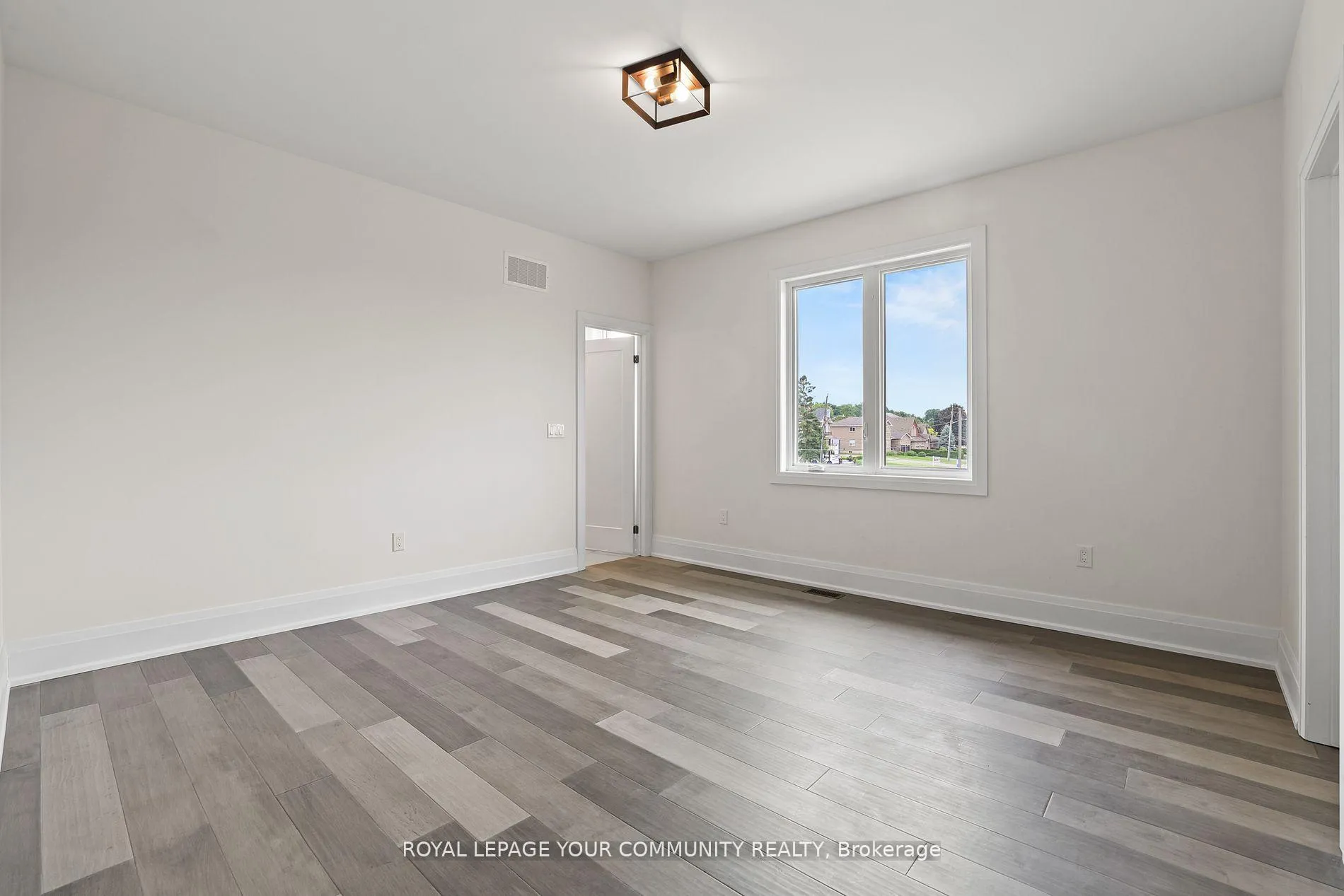 Photo 35 of 74 Bond Crescent, Richmond Hill, Oak Ridges — HOMEH
