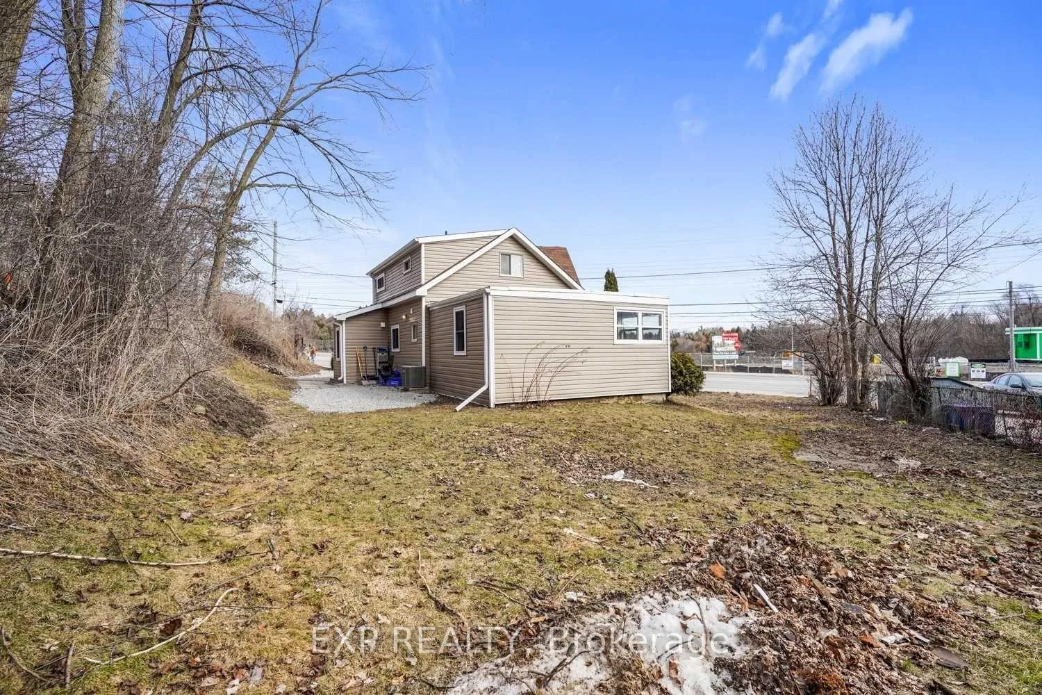 Photo 2 of 1620 Simcoe Street N, Oshawa, Samac — HOMEH