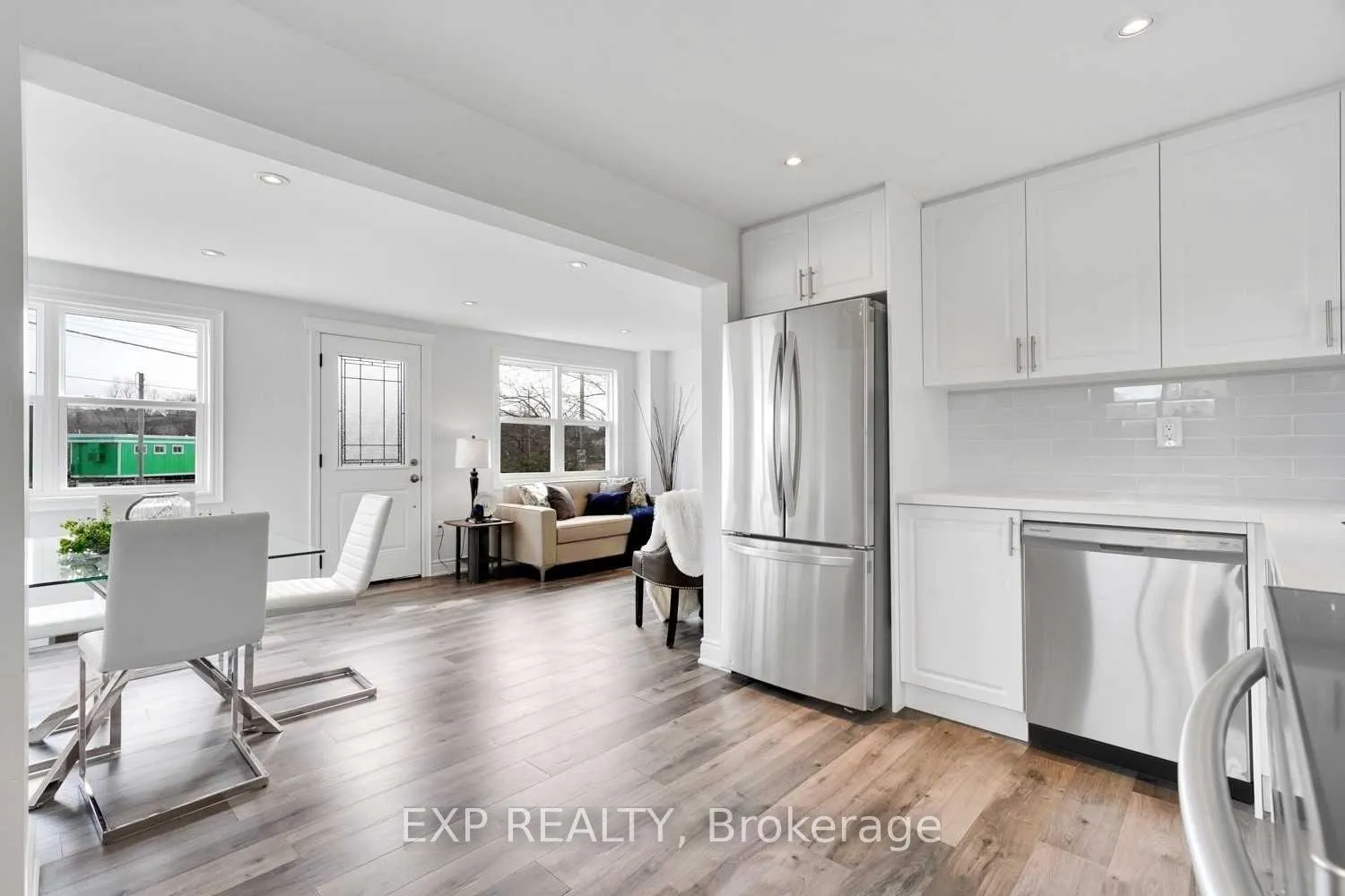 Photo 4 of 1620 Simcoe Street N, Oshawa, Samac — HOMEH