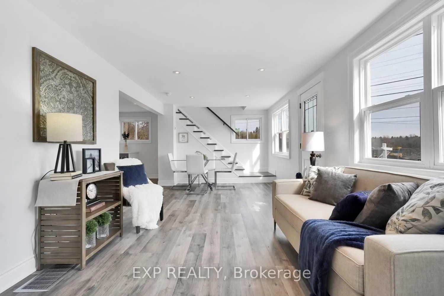Photo 9 of 1620 Simcoe Street N, Oshawa, Samac — HOMEH