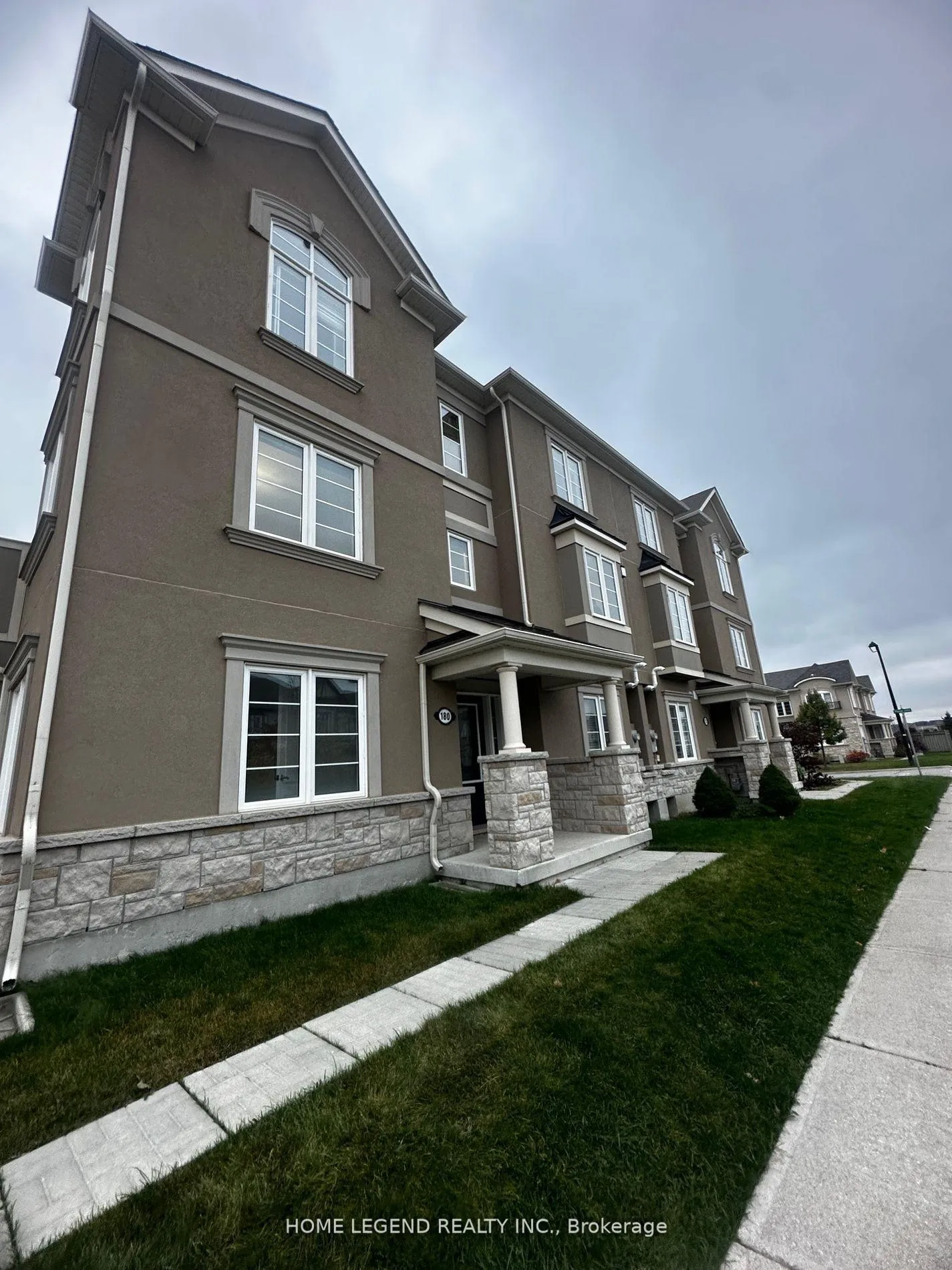 Photo 1 of 180 Thomas Phillips Drive, Aurora, Rural Aurora — HOMEH