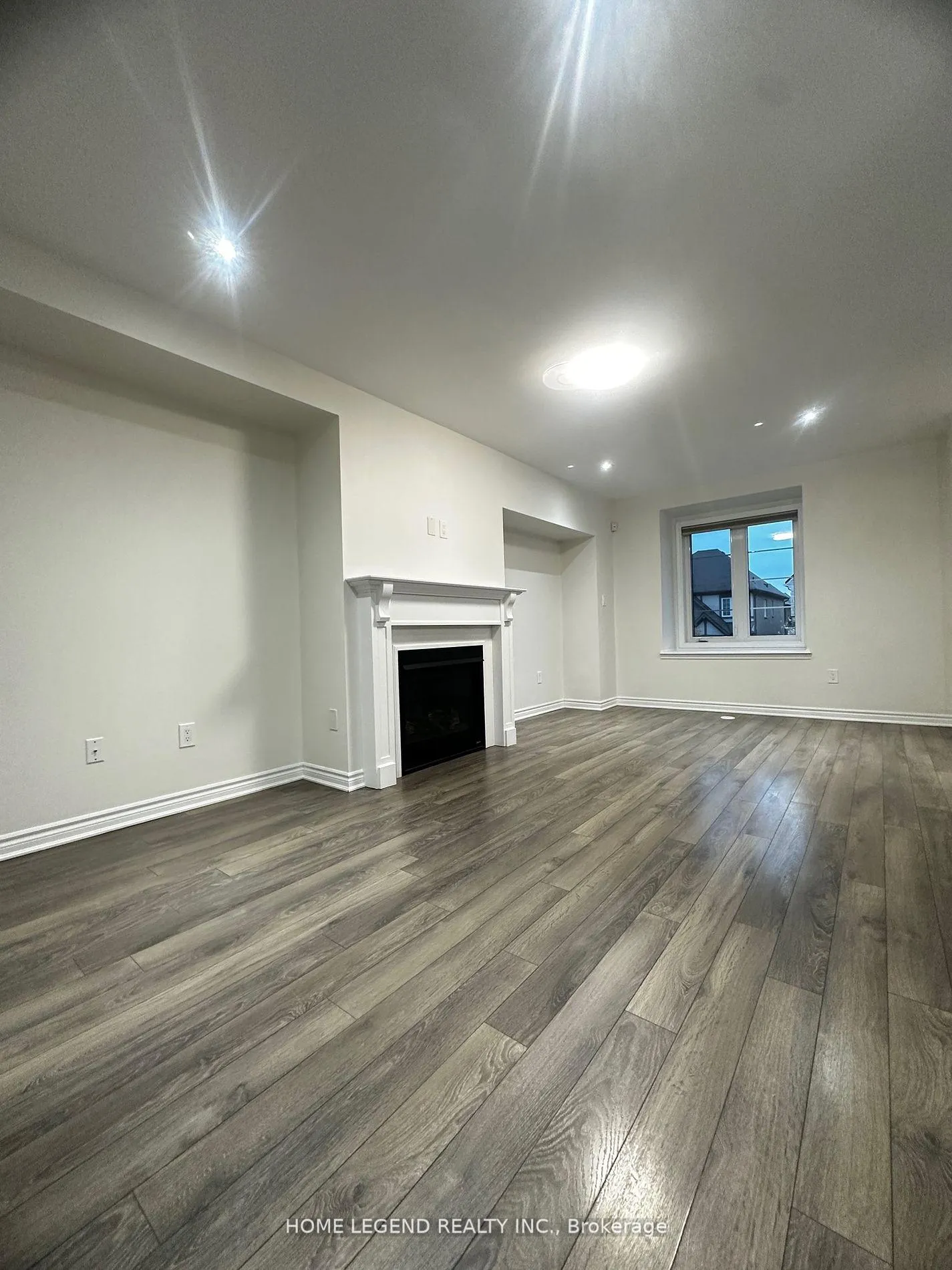 Photo 5 of 180 Thomas Phillips Drive, Aurora, Rural Aurora — HOMEH