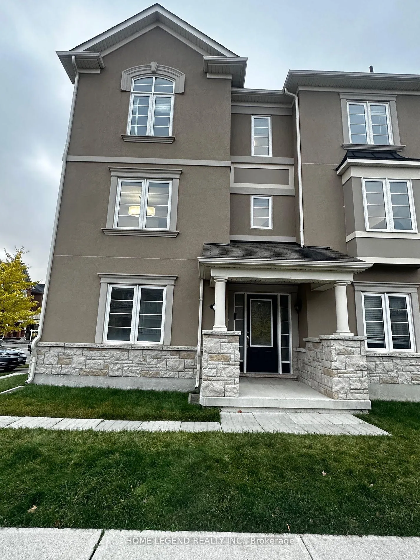 Photo 14 of 180 Thomas Phillips Drive, Aurora, Rural Aurora — HOMEH