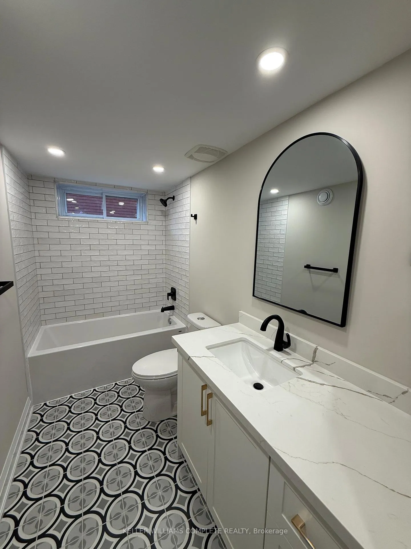 Photo 23 of 10 Fisher Crescent, Hamilton, Westcliffe — HOMEH