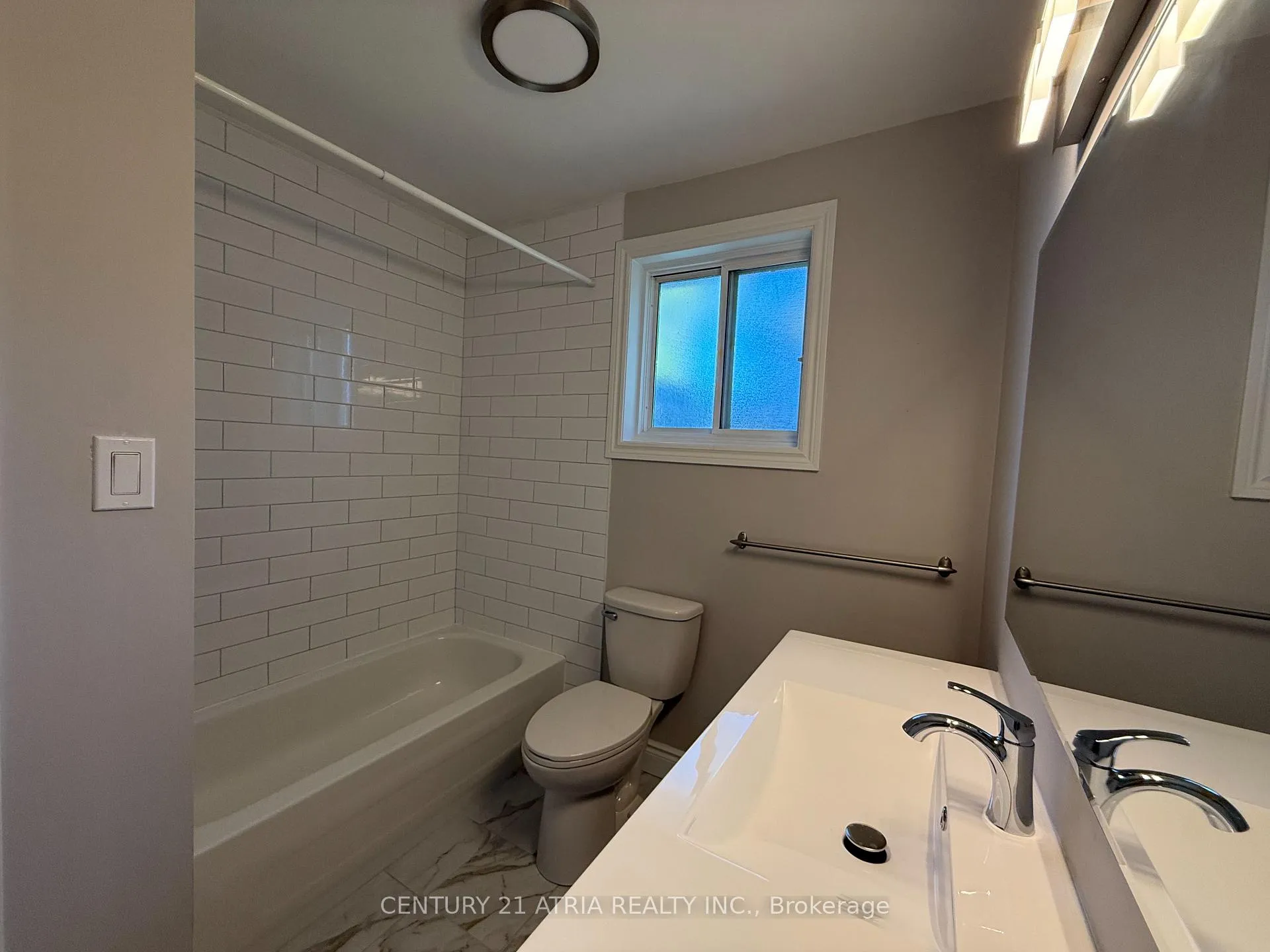 Photo 13 of Unit Main, 801 Krosno Boulevard, Pickering, Bay Ridges — HOMEH