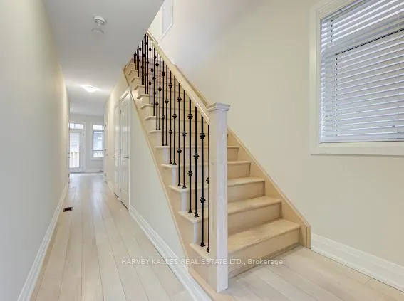 Photo 6 of 74 Salterton Circle, Vaughan, Maple — HOMEH