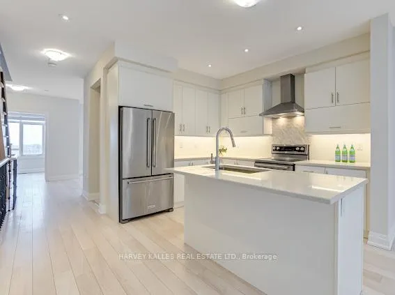 Photo 9 of 74 Salterton Circle, Vaughan, Maple — HOMEH