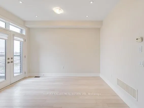 Photo 15 of 74 Salterton Circle, Vaughan, Maple — HOMEH