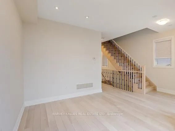 Photo 16 of 74 Salterton Circle, Vaughan, Maple — HOMEH