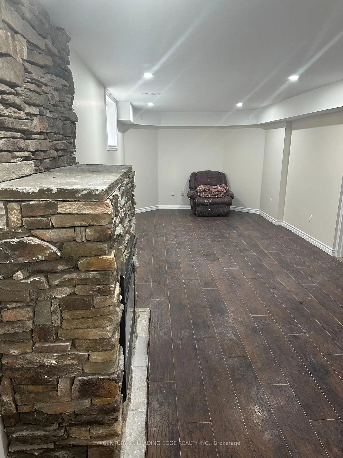 Photo 8 of 38 Watson Drive, Barrie, East Bayfield — HOMEH