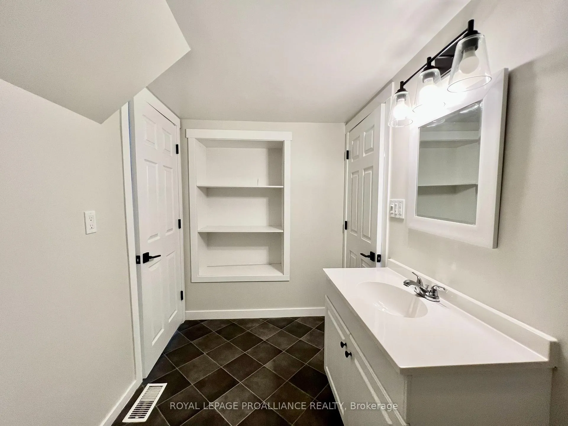 Photo 22 of 51 Reddick Street, Prince Edward County, Ameliasburgh — HOMEH