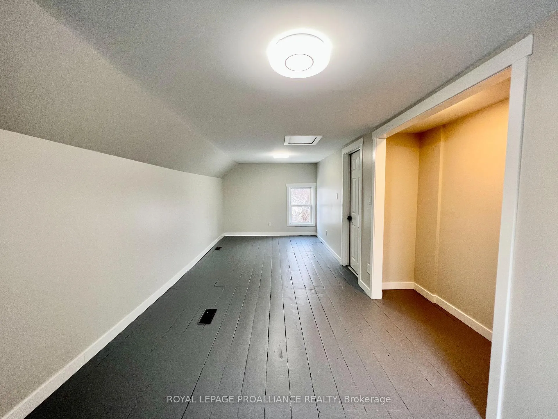 Photo 24 of 51 Reddick Street, Prince Edward County, Ameliasburgh — HOMEH