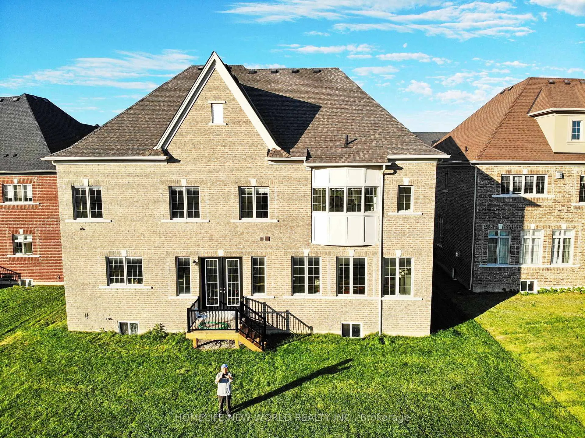 Photo 5 of 333 Torrey Pines Road, Vaughan, Kleinburg — HOMEH