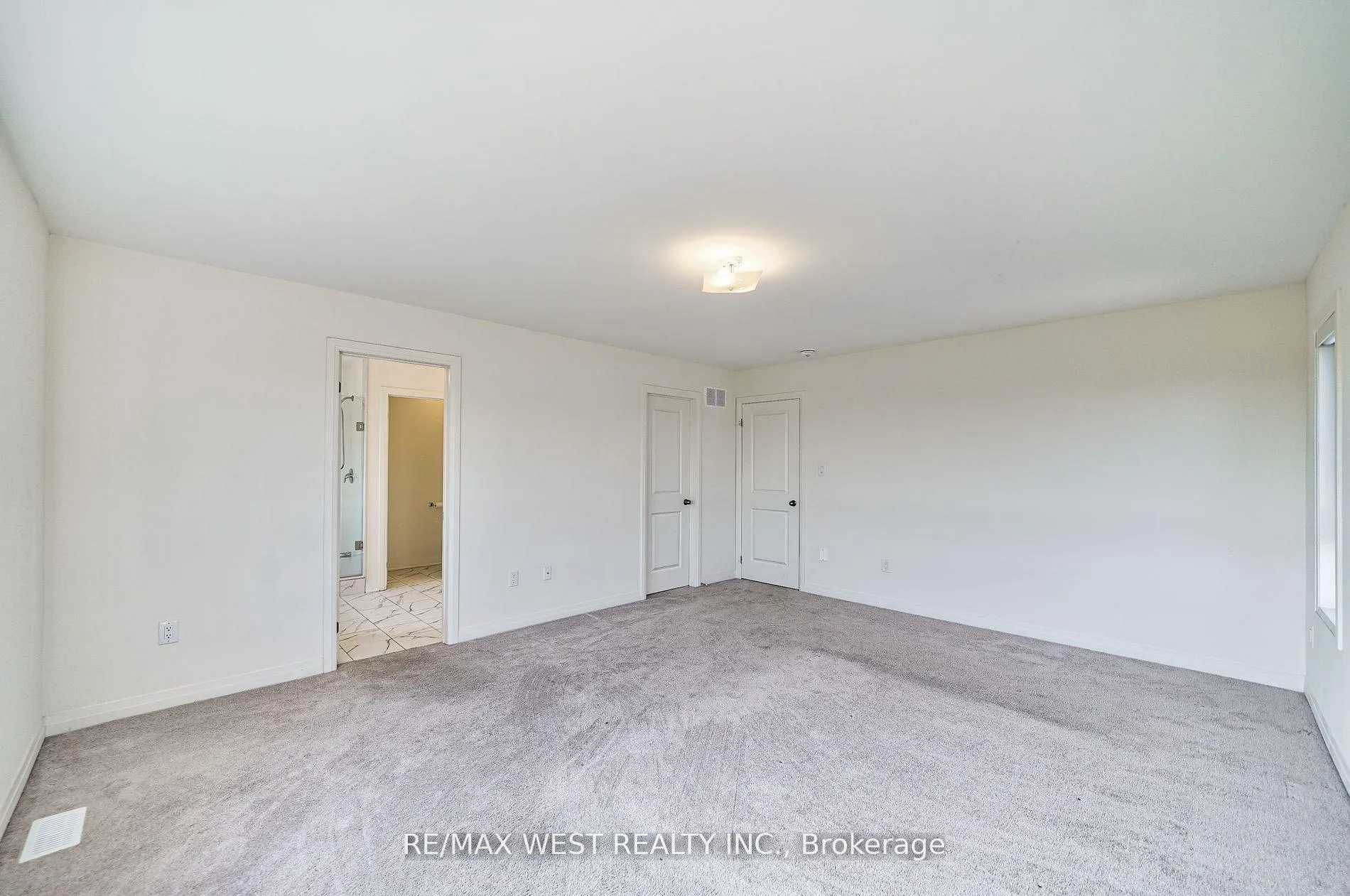Photo 18 of 100 Sailors Landing, Clarington, Bowmanville — HOMEH