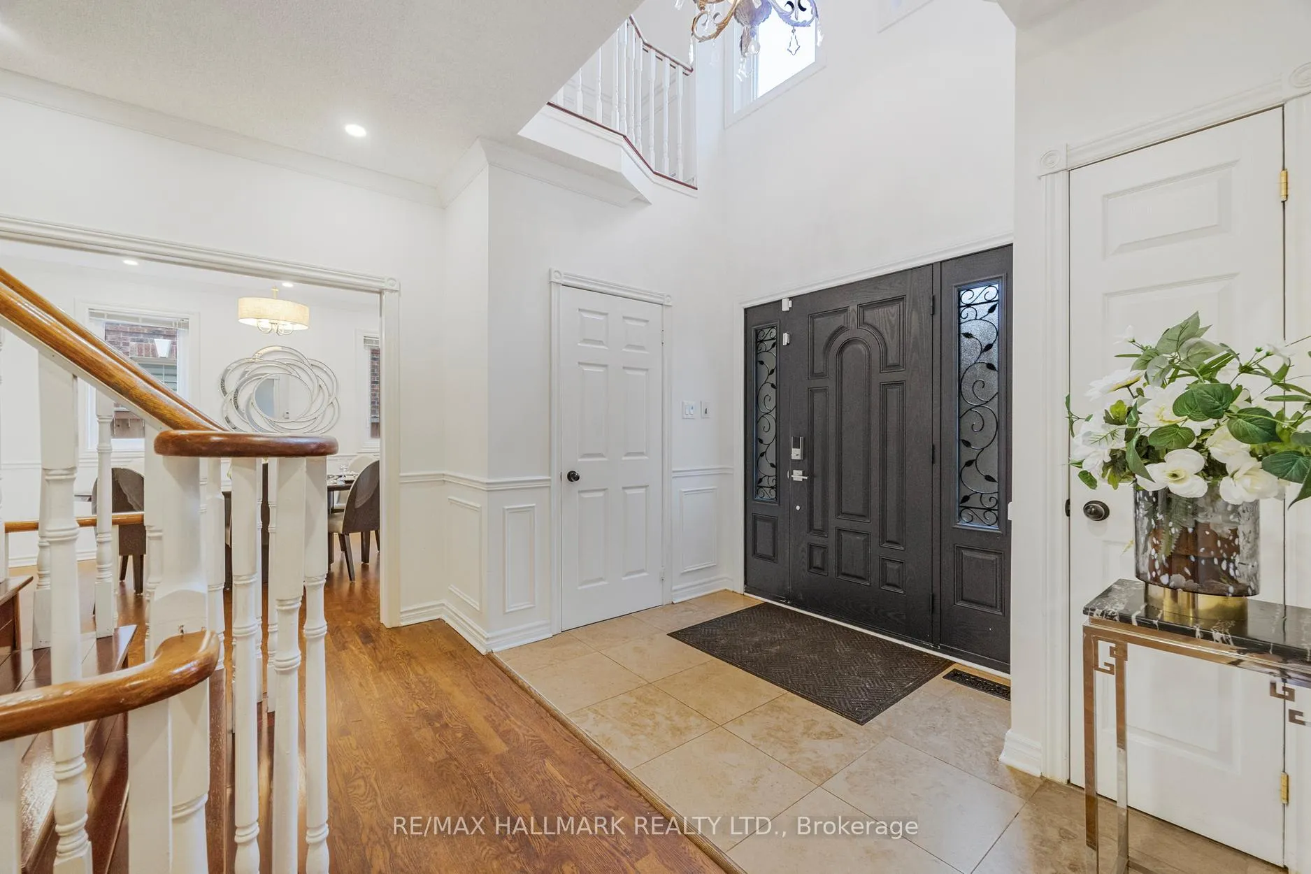 Photo 4 of 59 Oatlands Crescent, Richmond Hill, Mill Pond — HOMEH
