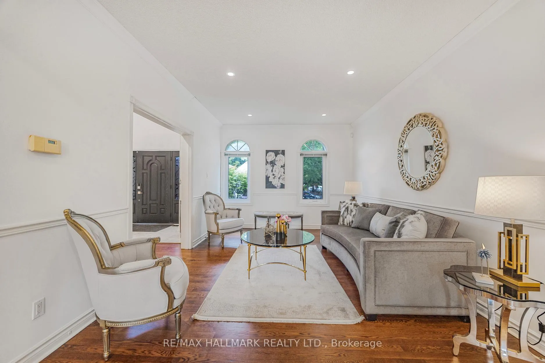 Photo 5 of 59 Oatlands Crescent, Richmond Hill, Mill Pond — HOMEH