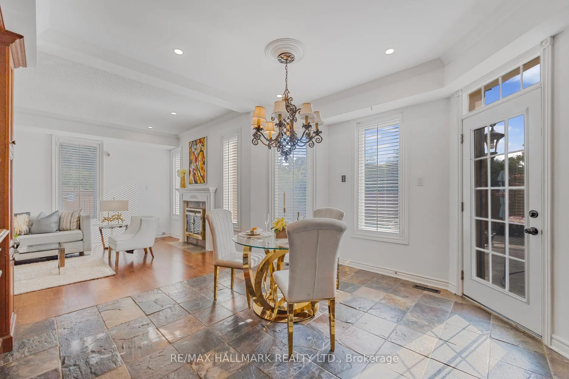 Photo 6 of 59 Oatlands Crescent, Richmond Hill, Mill Pond — HOMEH