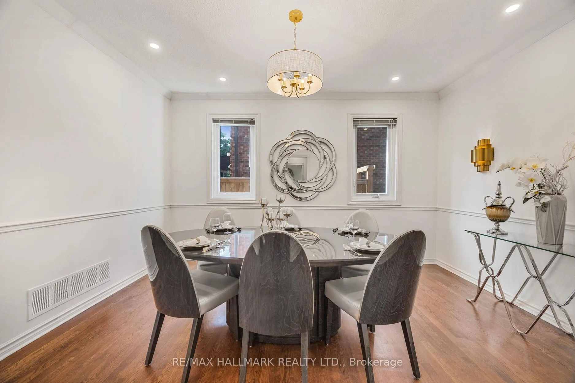 Photo 8 of 59 Oatlands Crescent, Richmond Hill, Mill Pond — HOMEH