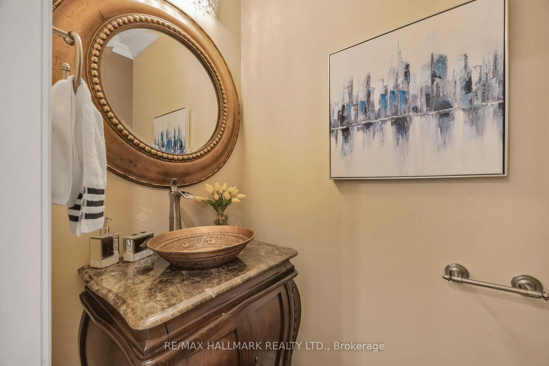 Photo 9 of 59 Oatlands Crescent, Richmond Hill, Mill Pond — HOMEH