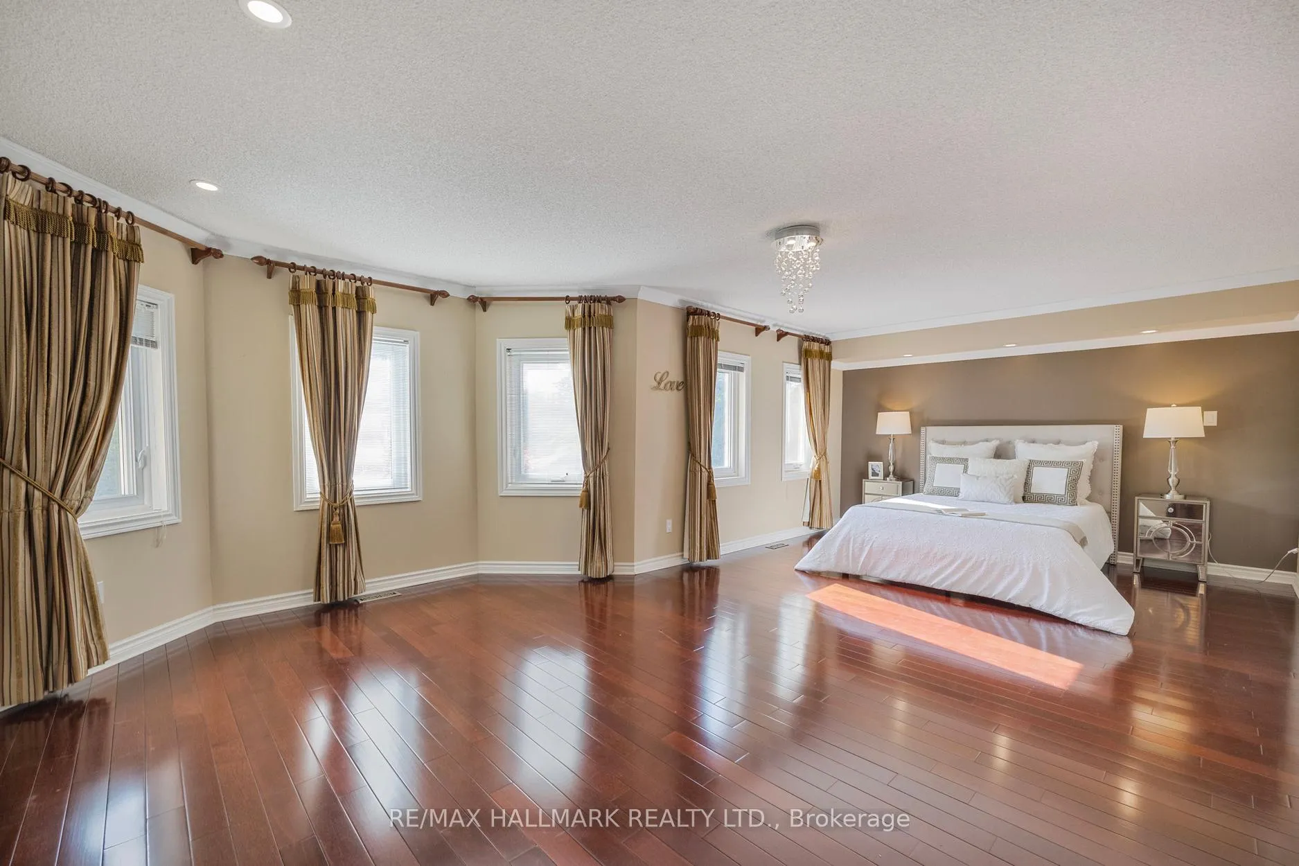 Photo 11 of 59 Oatlands Crescent, Richmond Hill, Mill Pond — HOMEH