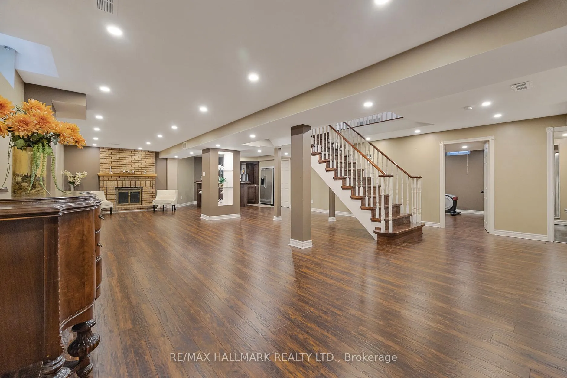 Photo 26 of 59 Oatlands Crescent, Richmond Hill, Mill Pond — HOMEH