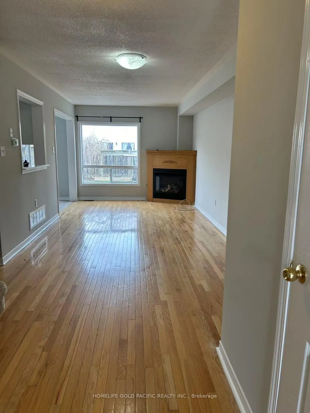 Photo 2 of 34 Robideau Place, Whitby, Pringle Creek — HOMEH