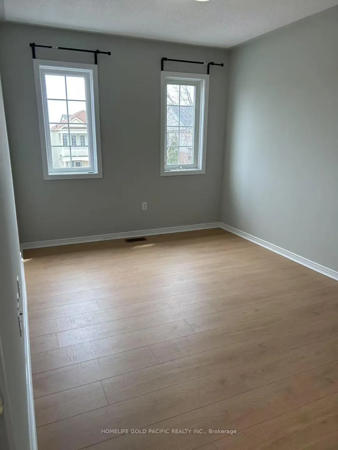 Photo 12 of 34 Robideau Place, Whitby, Pringle Creek — HOMEH