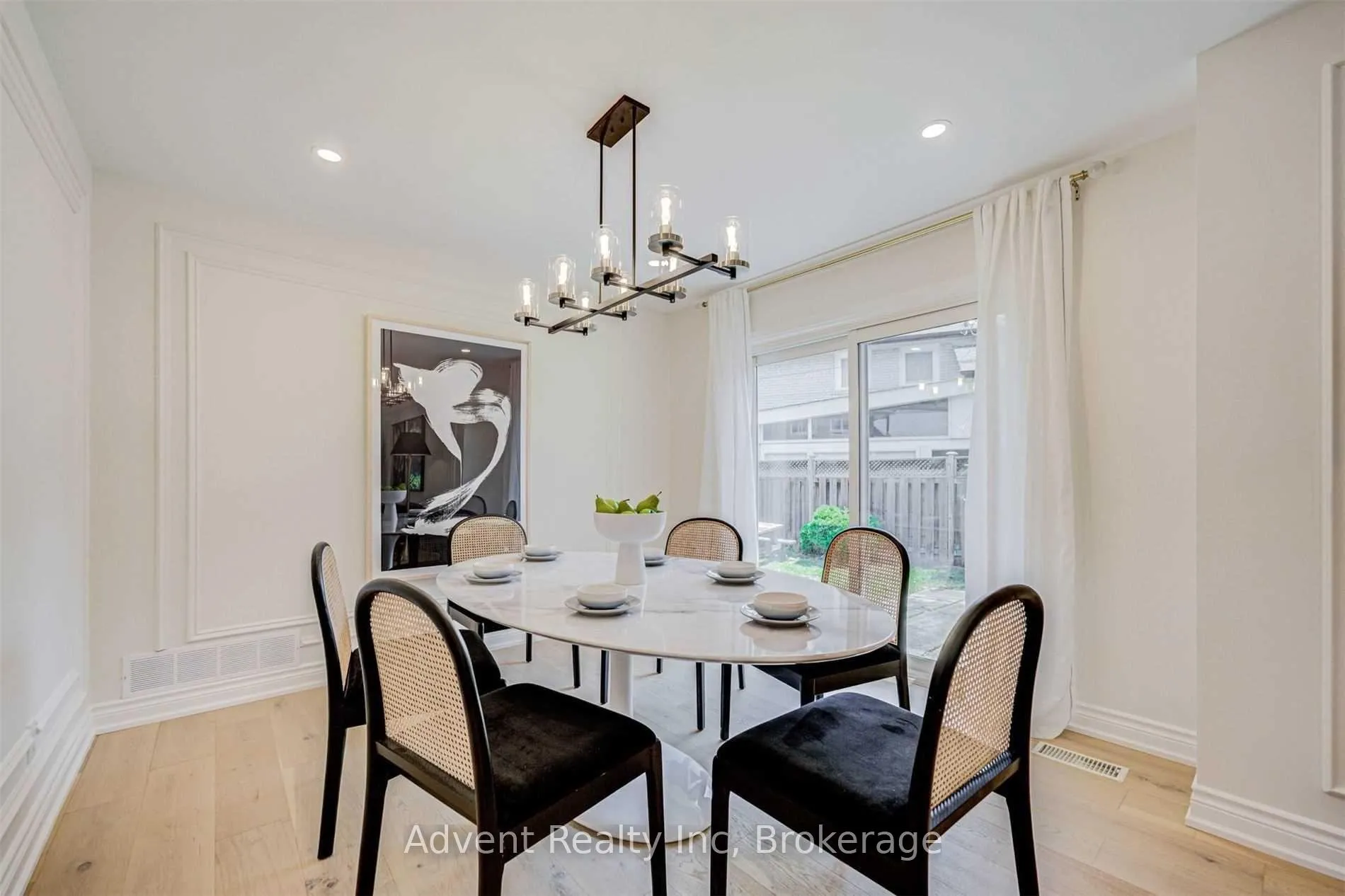 Photo 7 of 99 Fred Varley Drive, Markham, Unionville — HOMEH