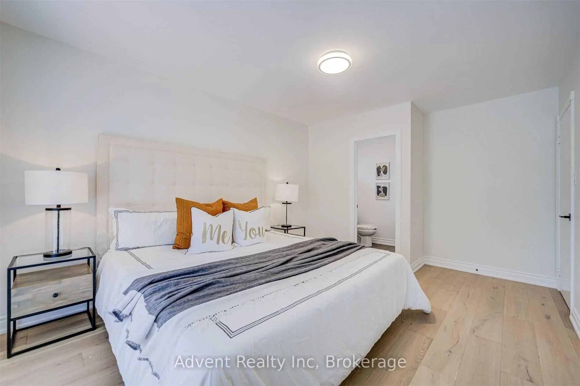 Photo 15 of 99 Fred Varley Drive, Markham, Unionville — HOMEH
