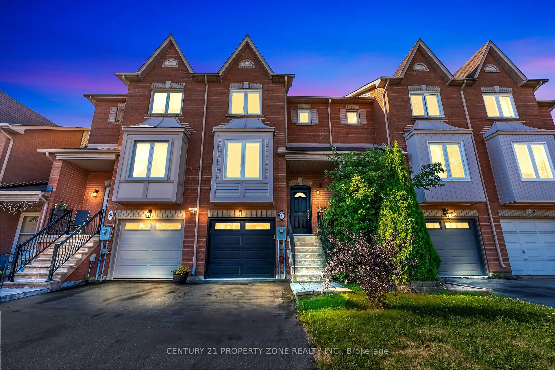Photo 3 of 63 Kelso Crescent, Vaughan, Maple — HOMEH
