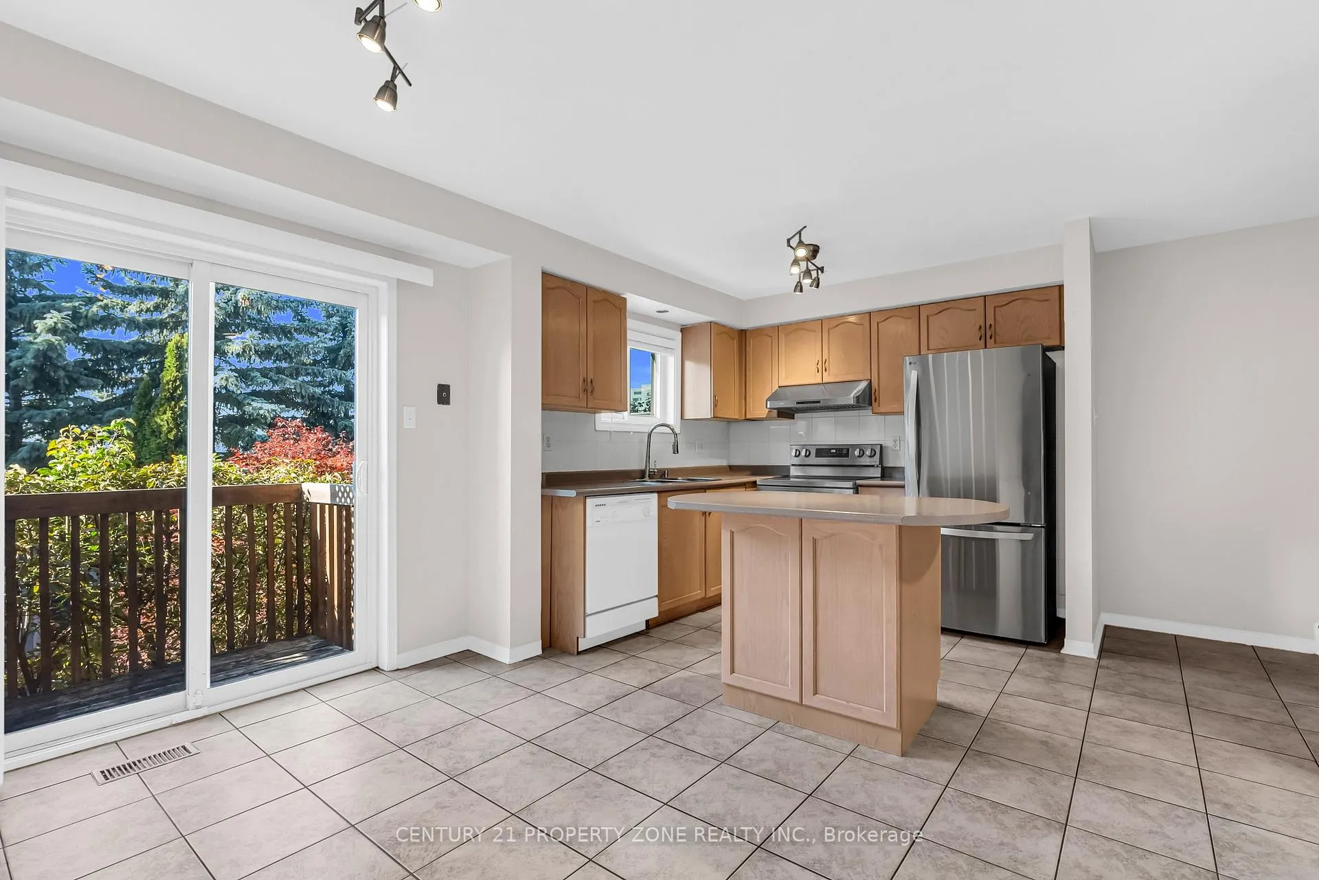 Photo 13 of 63 Kelso Crescent, Vaughan, Maple — HOMEH