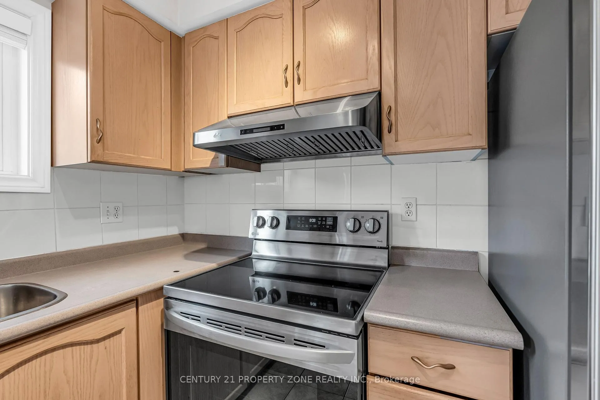 Photo 15 of 63 Kelso Crescent, Vaughan, Maple — HOMEH