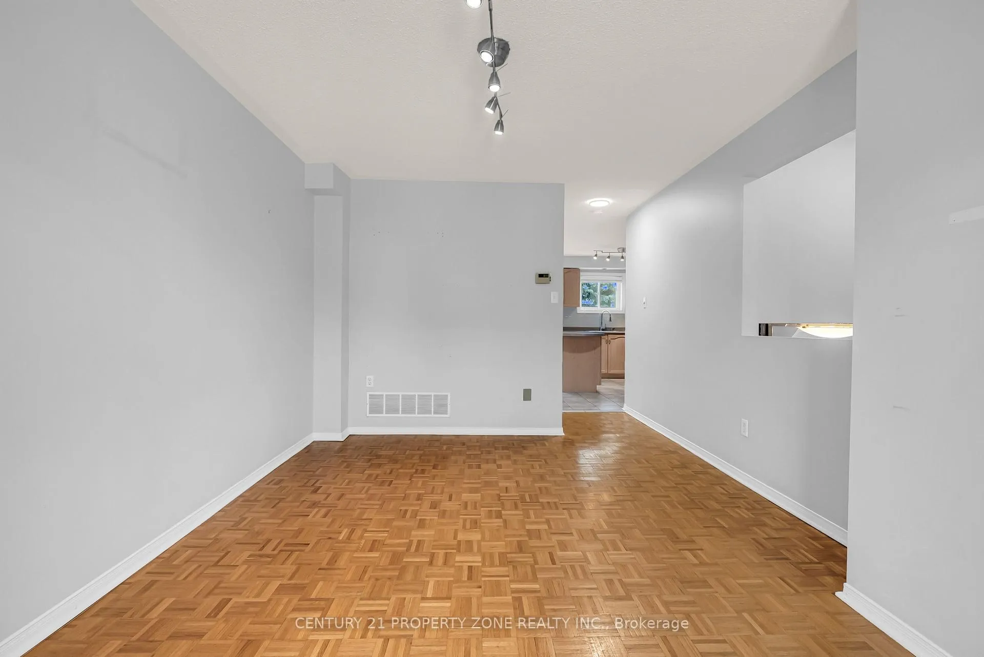 Photo 20 of 63 Kelso Crescent, Vaughan, Maple — HOMEH