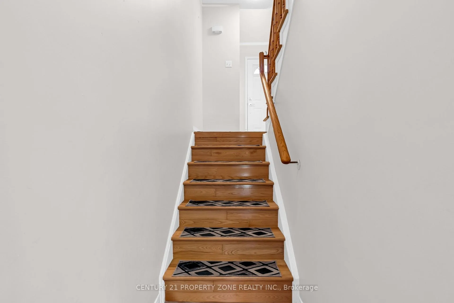 Photo 29 of 63 Kelso Crescent, Vaughan, Maple — HOMEH