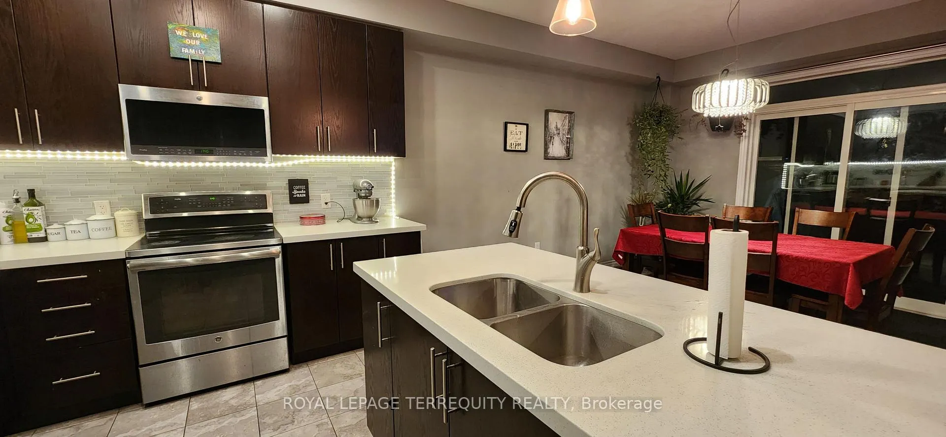 Photo 5 of 26 Moses Crescent, Clarington, Bowmanville — HOMEH