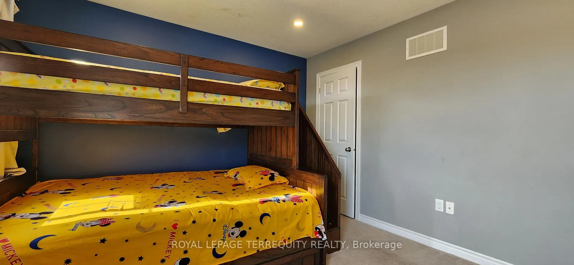 Photo 7 of 26 Moses Crescent, Clarington, Bowmanville — HOMEH