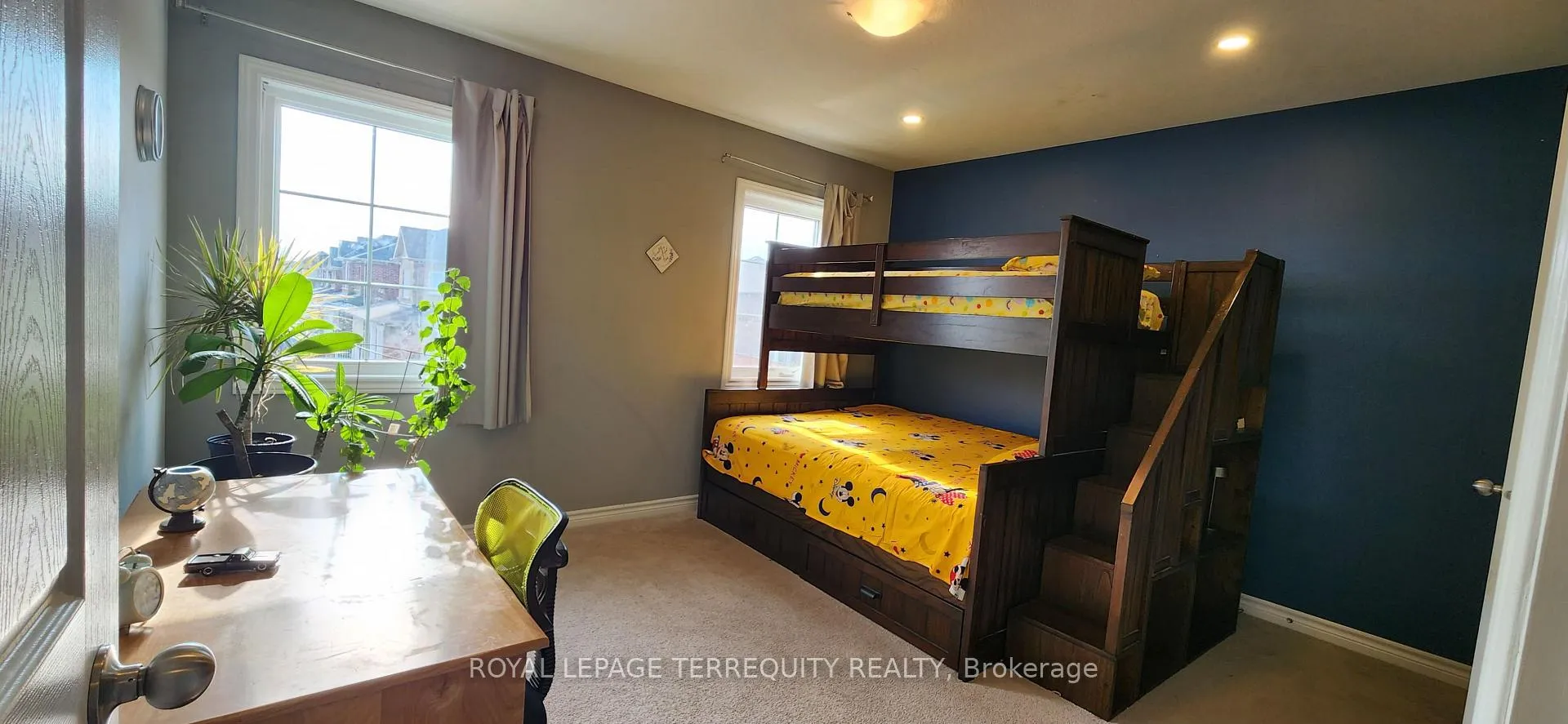 Photo 8 of 26 Moses Crescent, Clarington, Bowmanville — HOMEH
